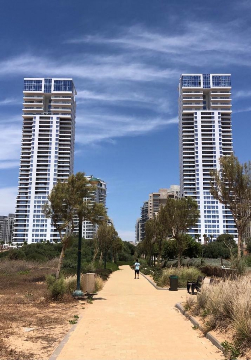 High End Seafront Apartment For Sale In The New and Luxurious Briga